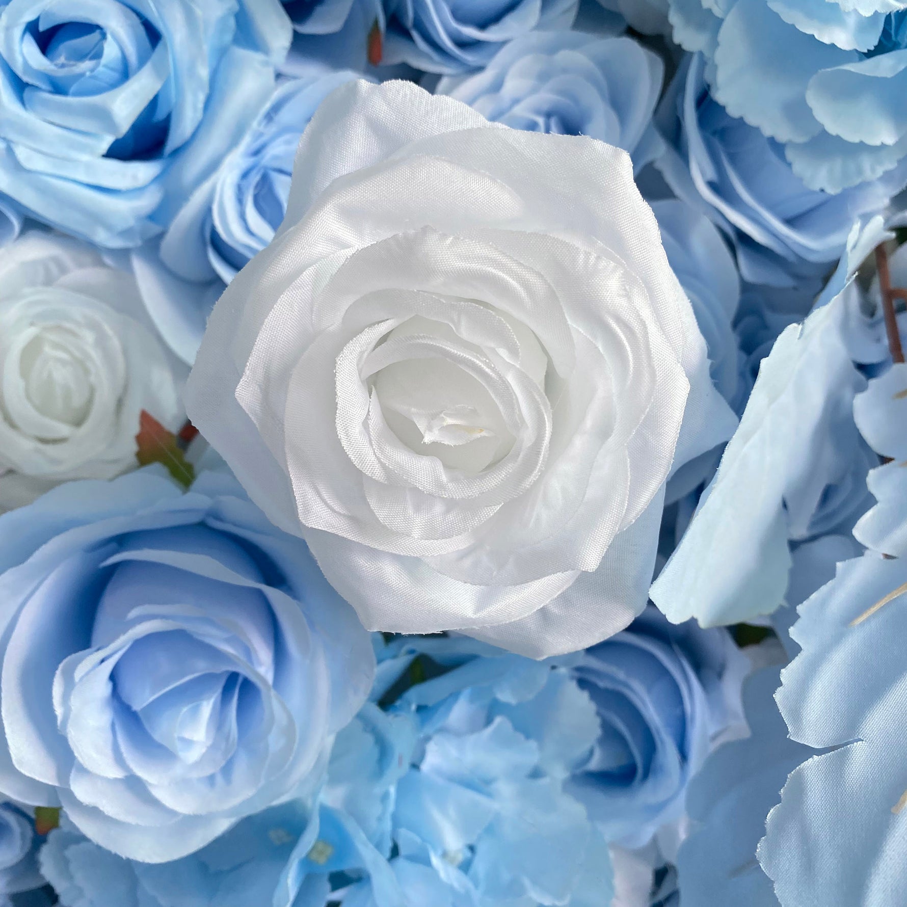 Aliflowers LIght Blue White Rose Roll Up Silk Flower Wall Backdrop for Wedding Decoration