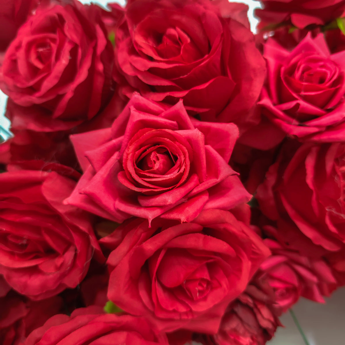 Aliflowers Pure Red Rose Floral Arrangement Heart Arch Stage Flower Stand ALFAH003