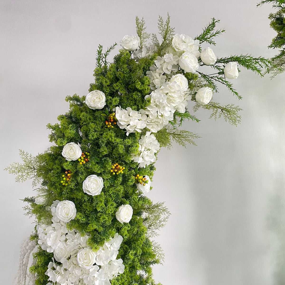 aliflowers-white-hydrangea-green-plant-flower-decoration-wedding-background-horn-arch