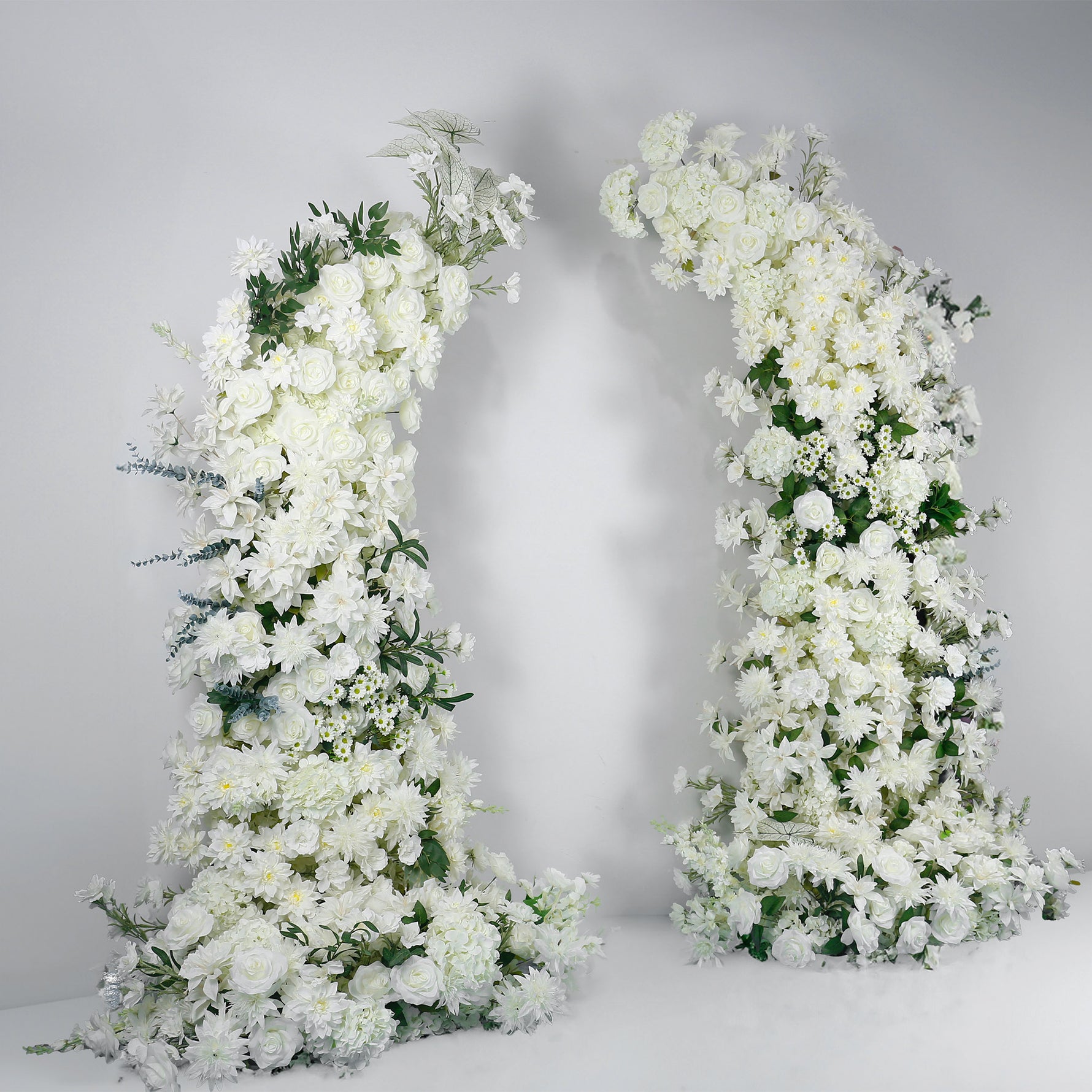 aliflowers-white-series-daisy-rose-with-greenery-floral-arrangement-decor-horn-arch-frame-wedding-backdrop